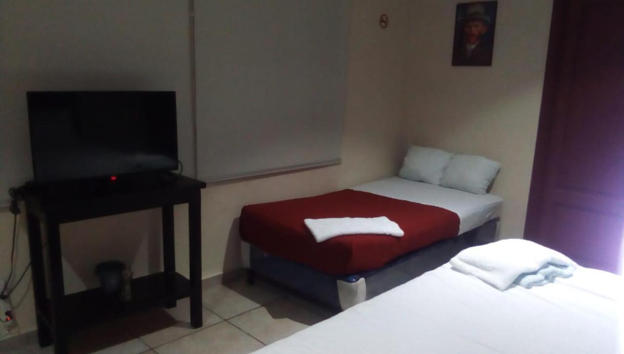 Domus Hotel Сан Салвадор Екстериор снимка